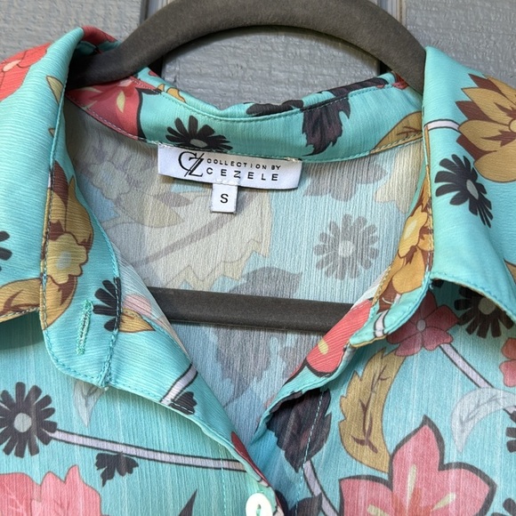 Floral oversized top. Size Small - Picture 3 of 5